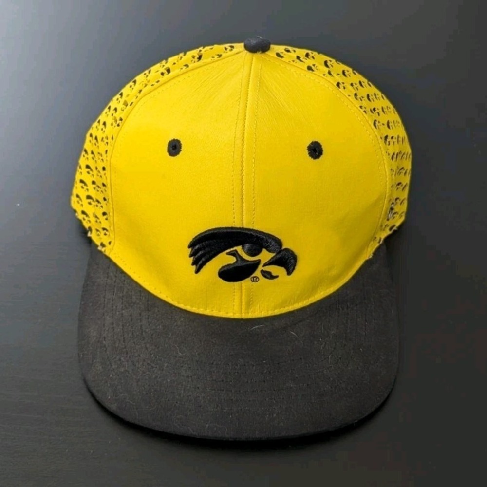 Authentic Iowa Hawkeyes Baseball Hat Yellow And Black Adjustable